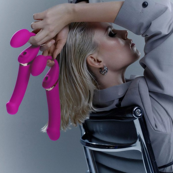 Ярко-розовый безремневой страпон Multi Orgasm Bendable Strap-On size L с клиторальной стимуляцией Ярко-розовый безремневой страпон Multi Orgasm Bendable Strap-On size L с клиторальной стимуляцией