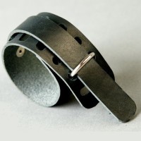 Кожаная сбруя на фаллос чёрного цвета Кожаная сбруя на фаллос чёрного цвета