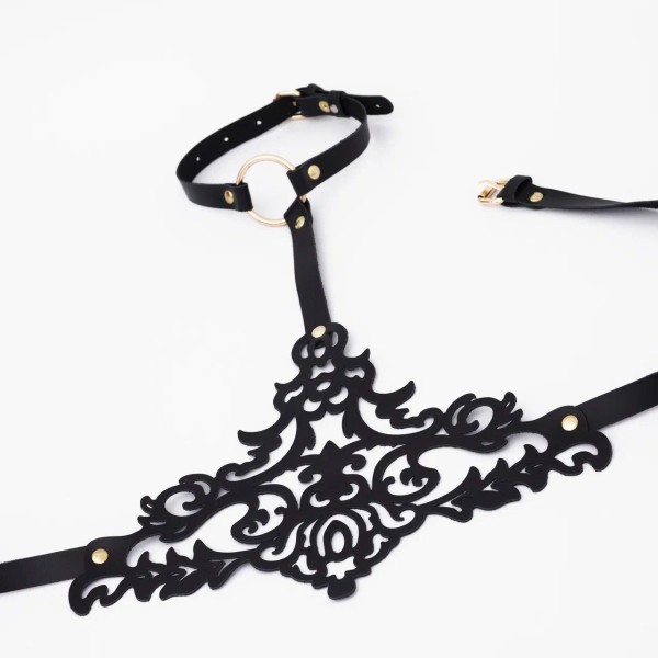 Черная резная портупея с золотистой фурнитурой