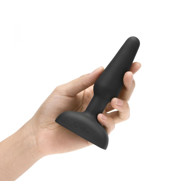 Чёрная анальная вибропробка с 3 источниками вибрации TRIO REMOTE CONTROL PLUG BLACK - 13,5 см