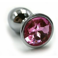Серебристая алюминиевая анальная пробка с светло-розовым кристаллом - 7 см. Серебристая алюминиевая анальная пробка с светло-розовым кристаллом - 7 см.