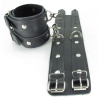 Черные кожаные оковы с двумя пряжками Черные кожаные оковы с двумя пряжками