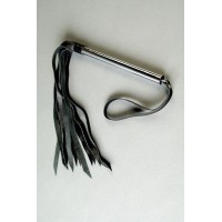 Флогер с металлической ручкой - 68 см. Флогер с металлической ручкой - 68 см.