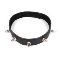 Черный ошейник на липучке с металлическими шипами Черный ошейник на липучке с металлическими шипами