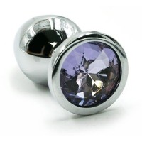 Серебристая алюминиевая анальная пробка с светло-фиолетовым кристаллом - 7 см. Серебристая алюминиевая анальная пробка с светло-фиолетовым кристаллом - 7 см.