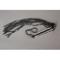 Чёрный флогер с плетеной чёрно-белой рукоятью Чёрный флогер с плетеной чёрно-белой рукоятью