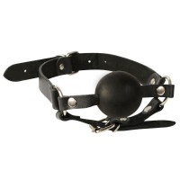 Чёрный кляп-шар на кожаных ремешках с пряжкой Чёрный кляп-шар на кожаных ремешках с пряжкой