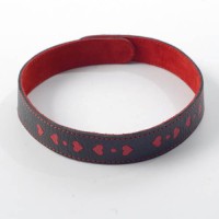 Чёрный ошейник с красными сердечками Чёрный ошейник с красными сердечками