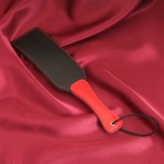 Черная шлепалка  Хлопушка  с красной ручкой - 32 см