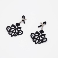 Зажимы на соски с черными кожаными подвесками Зажимы на соски с черными кожаными подвесками