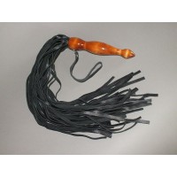 Флогер с деревянной, покрытой лаком ручкой Флогер с деревянной, покрытой лаком ручкой