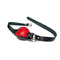 Красно-черный кожаный кляп на ремешках с пряжкой Красно-черный кожаный кляп на ремешках с пряжкой