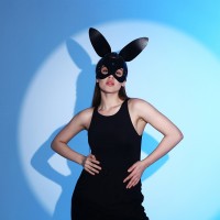 Черная маска «Непослушная зайка» с ушками Черная маска «Непослушная зайка» с ушками