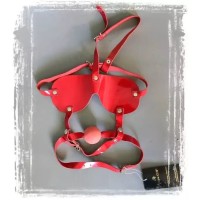 Красная лакированная маска-сбруя с кляпом-шаром Красная лакированная маска-сбруя с кляпом-шаром