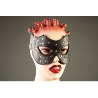 Чёрная маска с клёпками Чёрная маска с клёпками