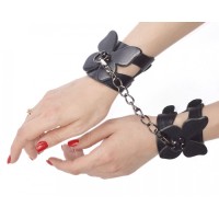 Черные кожаные наручники «Бабочка» Черные кожаные наручники «Бабочка»