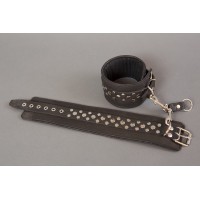 Чёрные кожаные наручи Чёрные кожаные наручи