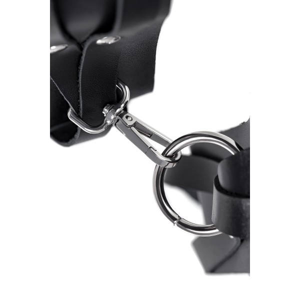 Черные кожаные оковы с двумя перекрёстными ремешками