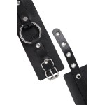 Черные наручники из толстой натуральной кожи с люверсами