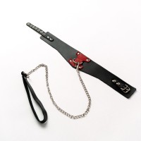 Черный широкий ошейник с красным декором и поводком Черный широкий ошейник с красным декором и поводком