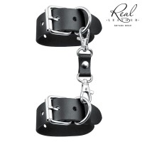 Черные кожаные наручники на застежках Черные кожаные наручники на застежках