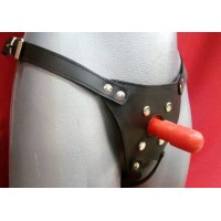 Чёрные кожаные трусы с плугом Чёрные кожаные трусы с плугом